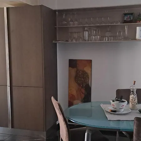 Patty House Apartament LʼAquila